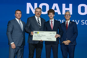 Promote DAV Scholarships to young volunteers near you